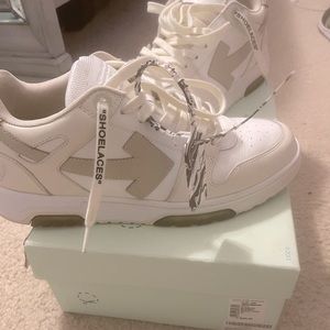 Off White Sneaker Low